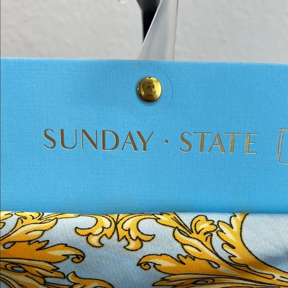 Sunday State | Scarf - Picture 2 of 5